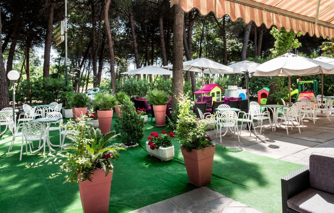 Park Hotel Pineta Τσέρβια Εξωτερικό φωτογραφία